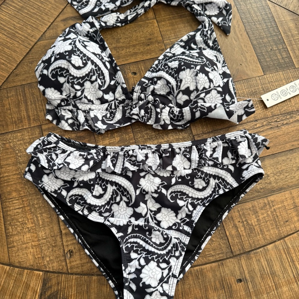 NWT TAHARI Bikini Black & White Sz Med Padded  UPF 40 Swimsuit Floral Print 2-PC
